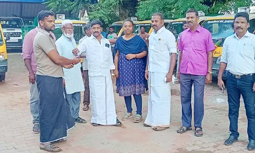 ரூ.80 லட்சம் மதிப்பில் கழிவுகளை அகற்ற நவீன வாகனம்