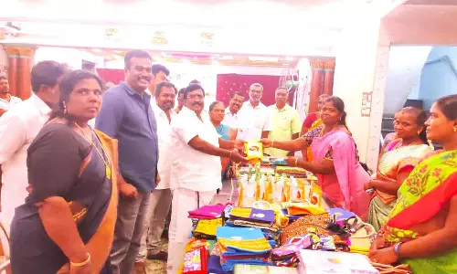 வில்லியனூரில் தீபாவளி அங்காடி-கிராம சந்தை