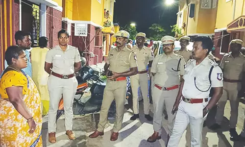 100 ரவுடிகள் வீடுகளில் நள்ளிரவில் போலீசார் திடீர் சோதனை