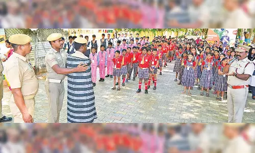 விபத்தில்லா தீபாவளி குறித்த விழிப்புணர்வு நிகழ்ச்சி