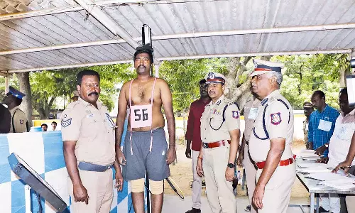 தஞ்சையில், போலீஸ் சப்- இன்ஸ்பெக்டர் பதவிக்கான உடல் தகுதி தேர்வு தொடங்கியது