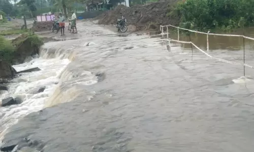 ஈரோட்டில் மீண்டும் இரவு நேரத்தில் கொட்டி தீர்த்த கனமழை: பயிர்கள் நீரில் மூழ்கியதால் விவசாயிகள் வேதனை
