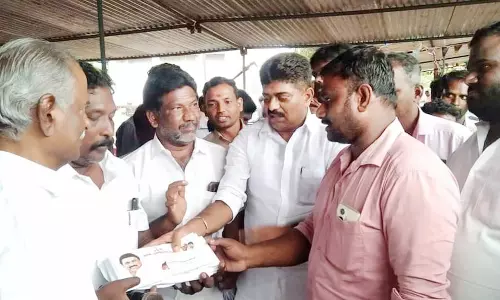 இலங்கை சிறையில் உள்ள மீனவர்கள் குடும்பத்தினருக்கு எம்.எல்.ஏ. நிதியுதவி