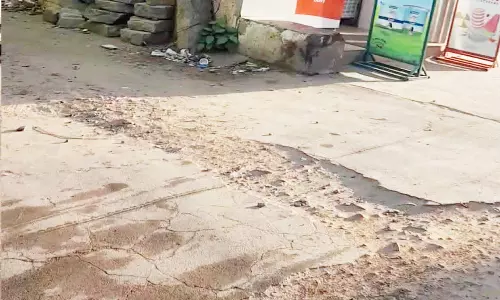 கண்ணமங்கலம் பேரூராட்சியில் தோண்டப்பட்ட பள்ளம் சீரமைக்கப்படுமா?