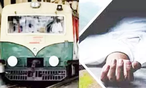 ரெயில் மோதி வாலிபர் பலி