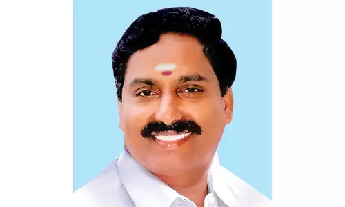 அ.தி.மு.க. கொடி, சின்னத்தை பயன்படுத்தினால் சட்டரீதியான நடவடிக்கை