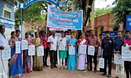 கடையம் அருகே பள்ளி மாணவர்களின் பிளாஸ்டிக் ஒழிப்பு பேரணி