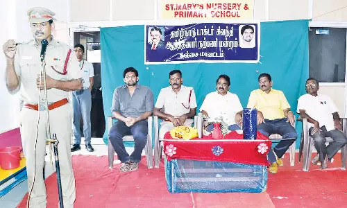 விபத்தில்லா தீபாவளி கொண்டாடுவது குறித்த விழிப்புணர்வு நிகழ்ச்சி