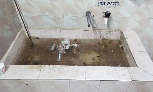 வால்பாறை அரசு ஆஸ்பத்திரியில் நோய் பரவும் அபாயம்