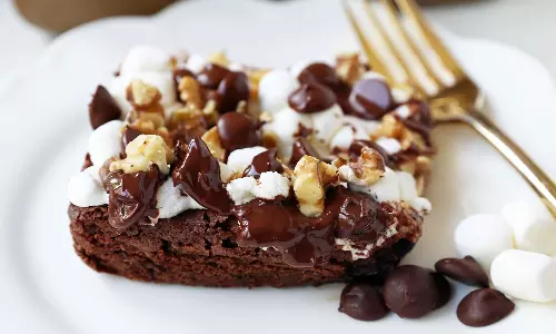 எக்லெஸ் சாக்லேட் வால்நட் பிரவுனி