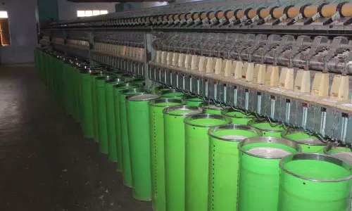 மங்கலம் பகுதி ஓ.இ., மில்களில் 2-வது நாளாக வேலைநிறுத்தம்