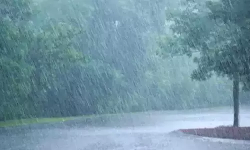 காஞ்சிபுரத்தில் பரவலாக மழை- போக்குவரத்து நெரிசல்