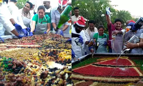 மாமல்லபுரம் நட்சத்திர ஹோட்டலில் 240கிலோ கிறிஸ்துமஸ் கேக் மிக்ஸிங்