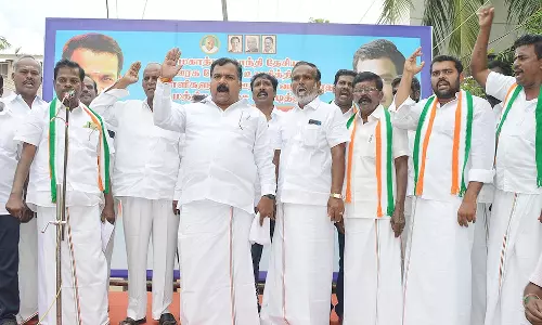 தேஜஸ்-வந்தே பாரத் ரெயில் கட்டணத்தை குறைக்க கோரி எம்.பி. வலியுறுத்தல்