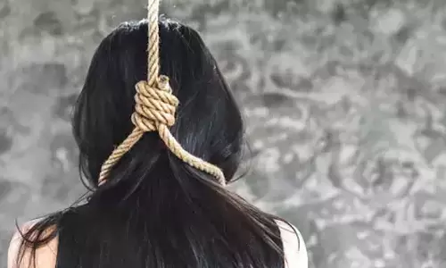 10-ம் வகுப்பு மாணவி தூக்கிட்டு தற்கொலை