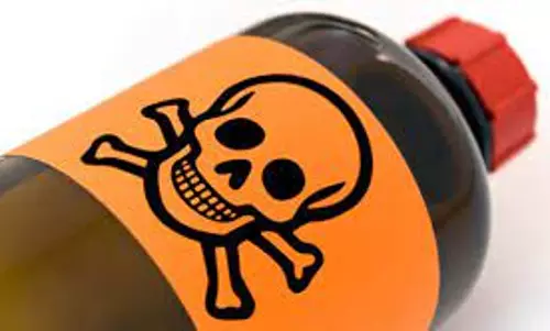 உணவில் விஷம் வைத்து பெண்ணை  கொல்ல முயற்சி?