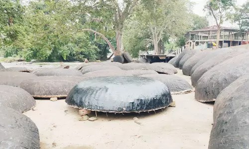 ஒகேனக்கல்லில் பரிசல் இயக்க தடை