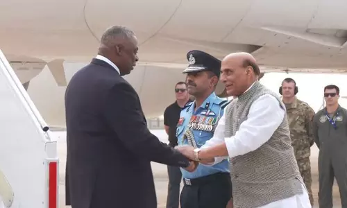 டெல்லி வந்தடைந்தார் அமெரிக்க பாதுகாப்புத்துறை செயலாளர்: ராஜ்நாத் சிங் வரவேற்பு