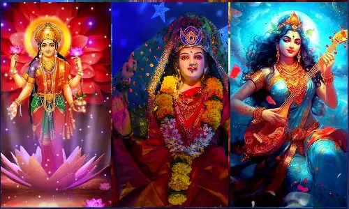 மூன்று சக்திகளின் வடிவான தீபம்