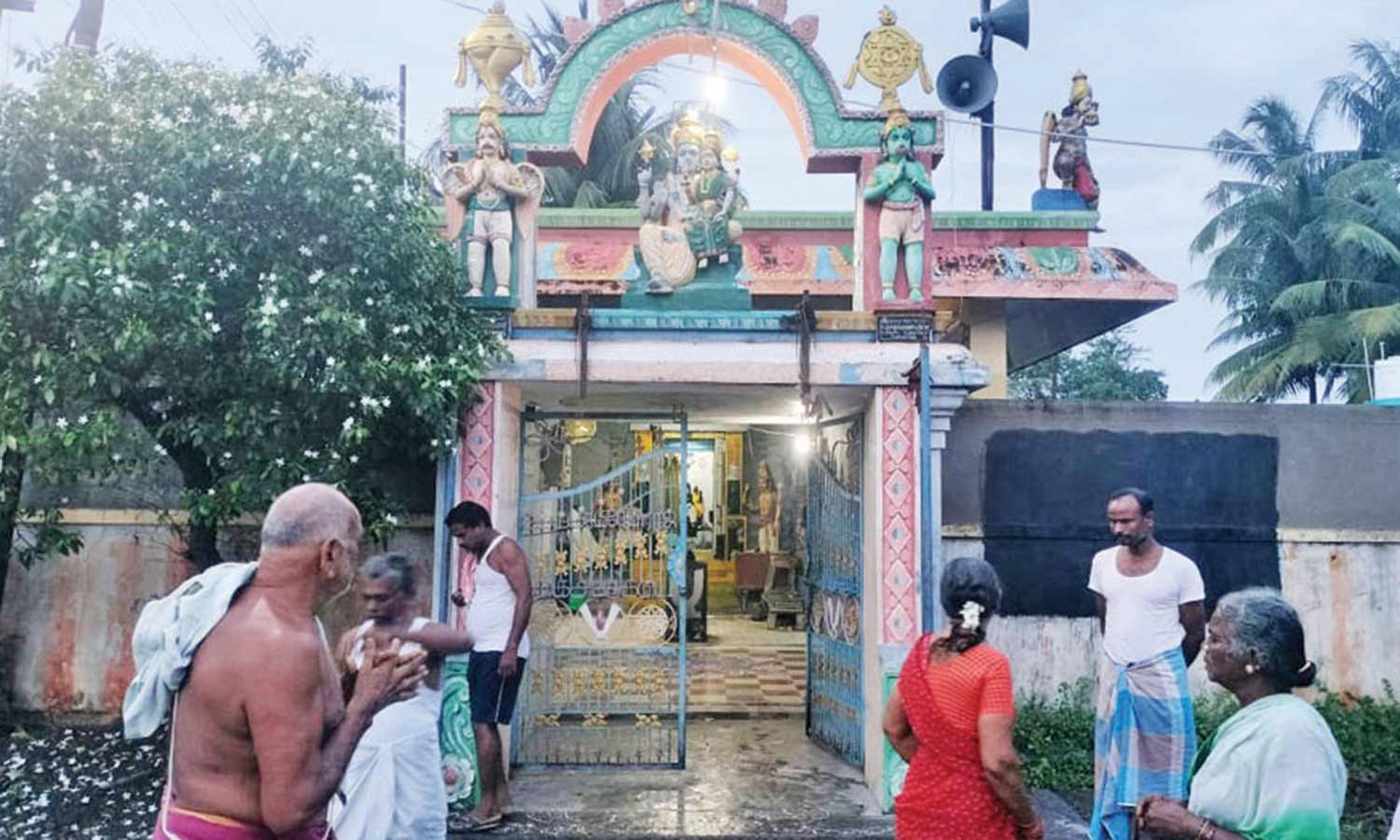 பெரியதச்சூர் லட்சுமி நாராயணா கோவிலில் ரூ.30 லட்சம் மதிப்பிலான 3 ஐம்பொன் சிலைகள் திருட்டு