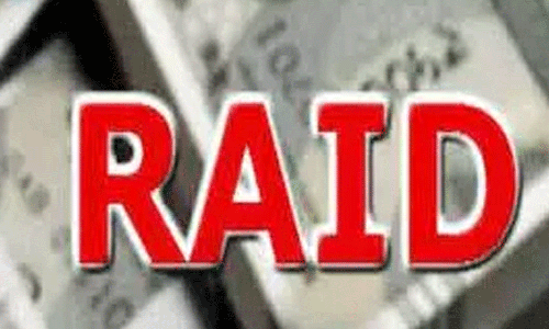 திண்டுக்கல் அருகே மின்வாரிய அதிகாரி வீட்டில் லஞ்ச ஒழிப்பு சோதனை