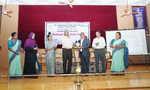 வகுப்பறையில் மாணவர்களை பிறருடன் ஒப்பிட்டு பேசக் கூடாது-கருத்தரங்கில் பேச்சு