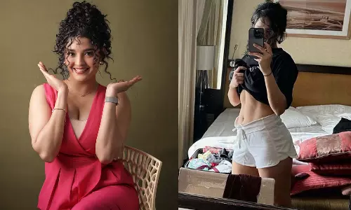 சிக்ஸ் பேக்ஸ் முயற்சியில் ரித்திகா.. வைரலாகும் புகைப்படம்