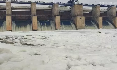 கெலவரப்பள்ளி அணையில் நீர் மட்டம் கிடுகிடு உயர்வு: ஆற்றோர 10 கிராம மக்களுக்கு வெள்ள அபாய எச்சரிக்கை