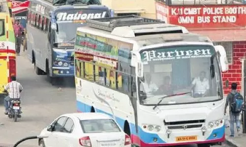 வெளிமாநில ஆம்னி பஸ்களில் ரூ.1500 வரை கூடுதல் கட்டணம் வசூல்