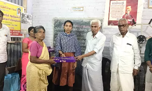 தூய்மை பணியாளர்களுக்கு தீபாவளி புத்தாடைகள்