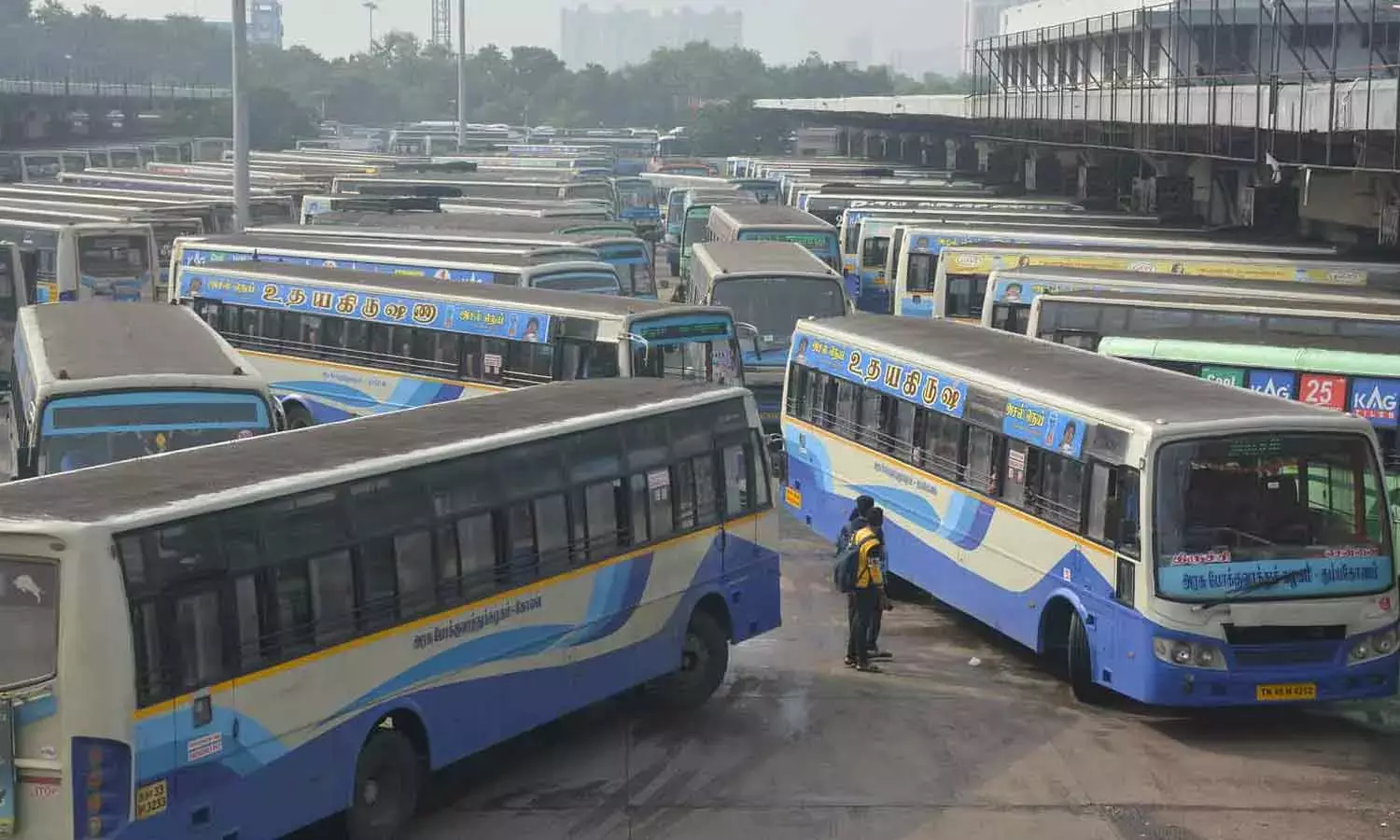 தீபாவளி பண்டிகையையொட்டி கடலூரில் கூடுதலாக 200 பஸ்கள் இயக்கம்