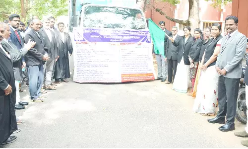 கிருஷ்ணகிரியில் சட்ட விழிப்புணர்வு வாகனம்