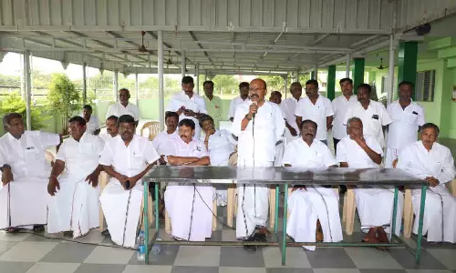 வெள்ளகோவிலில் அ.தி.மு.க. பூத் கமிட்டி ஆலோசனை கூட்டம்