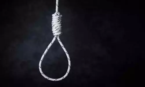 மூகாம்பிகா கல்லூரி மாணவி தற்கொலை: பயிற்சி டாக்டரின் சம்மனை வாங்கிய உறவினர்கள்