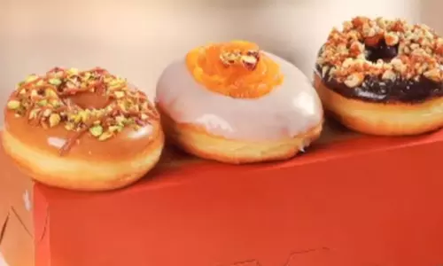 தீபாவளியையொட்டி கனடாவில் டிரெண்டான புதிய இனிப்பு வகைகள்