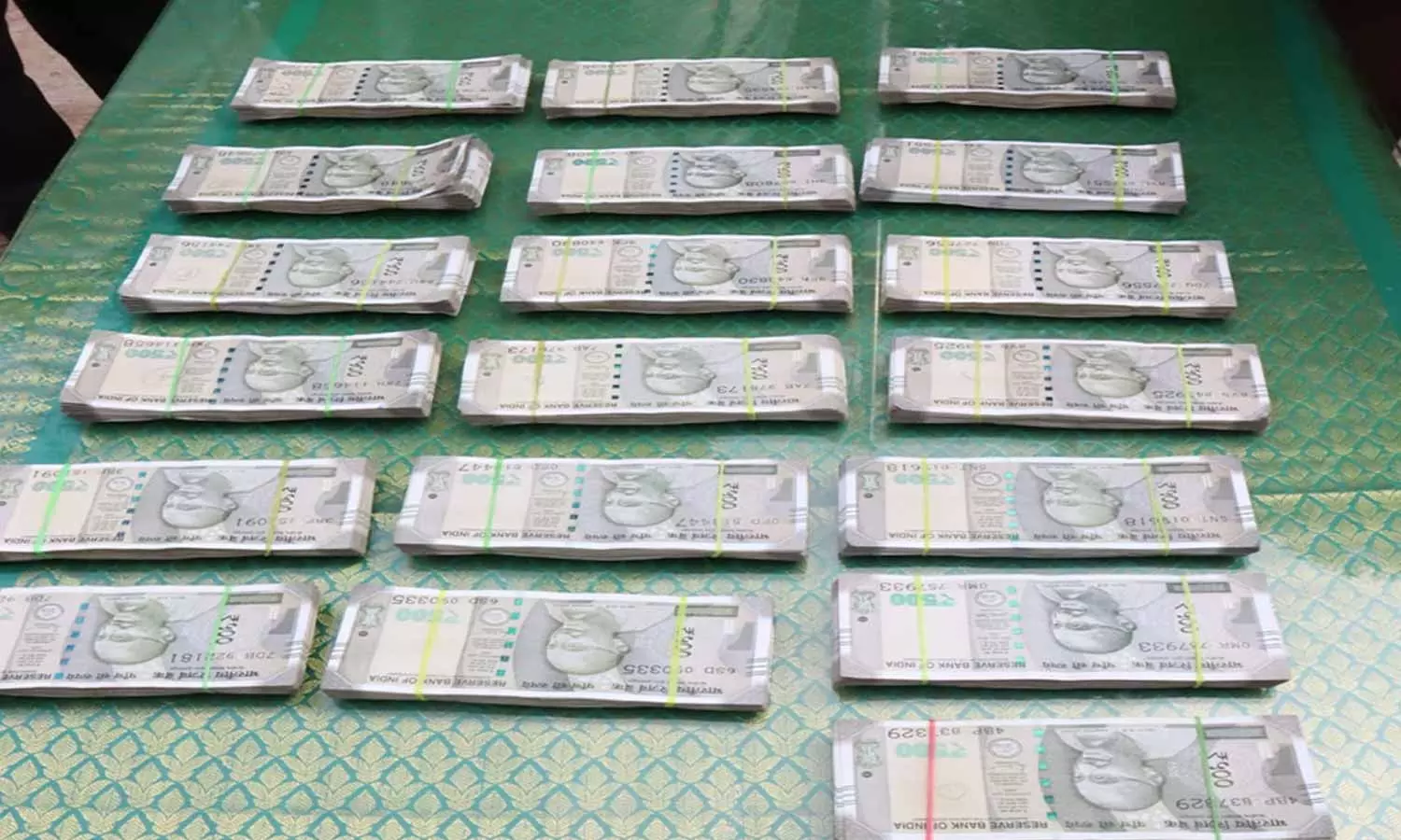 பைனான்சியரிடம் வழிப்பறி செய்த 2 பேர் கைது