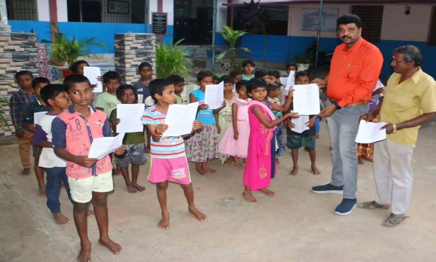 விபத்தில்லா தீபாவளி குறித்து பள்ளி மாணவர்களுக்கு விழிப்புணர்வு