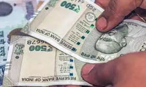 விடுபட்ட பயனாளிகளுக்கு உரிமை தொகை வழங்கும் விழா