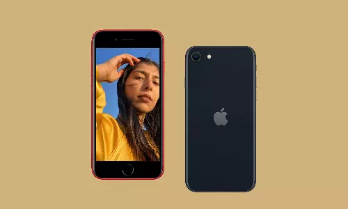 லீக் ஆன புது தகவல்.. வேற லெவல் லுக்கில் தயாராகும் ஐபோன் SE 4