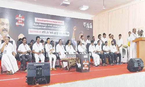 அமைச்சர் உதயநிதி ஸ்டாலின் தொடங்கியுள்ள நீட் தேர்வுக்கு எதிரான கையெழுத்து திட்டம் வரவேற்பை பெற்றுள்ளது