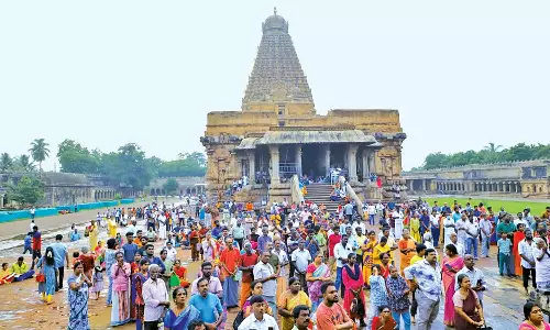 தஞ்சாவூர் பெரிய கோவிலில் பிரதோஷ வழிபாடு