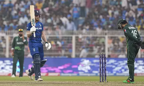 பாகிஸ்தானுக்கு 338 ரன்களை இலக்காக நிர்ணயித்தது இங்கிலாந்து