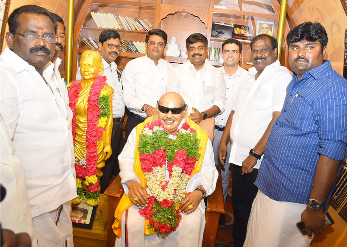 ராமநாதபுரத்தில் முத்தமிழ்த்தேர் அலங்கார ஊர்திக்கு வரவேற்பு