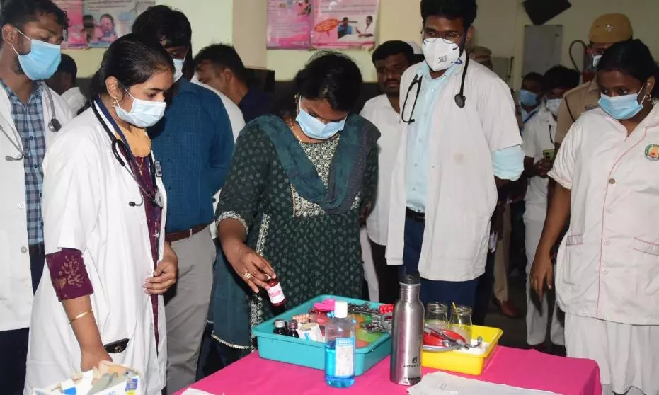 அரசு மருத்துவமனைகளில் கலெக்டர் ஆய்வு அரசு மருத்துவமனைகளில் கலெக்டர் ஆய்வு