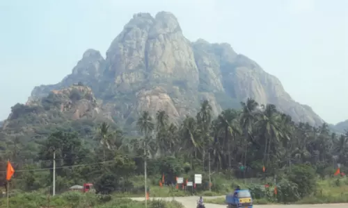 கன்னியாகுமரி அருகே உள்ள மருந்துவாழ்மலையில் சுற்றுலா பயணிகளுக்கு அடிப்படை வசதிகள் செய்யப்படுமா?