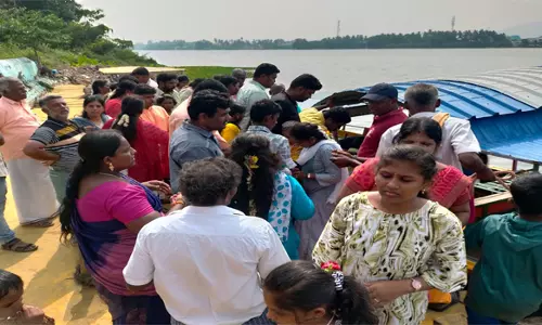 பூலாம்பட்டி கதவணை பகுதியில் சுற்றுலா பயணிகளின் வருகை அதிகரிப்பு