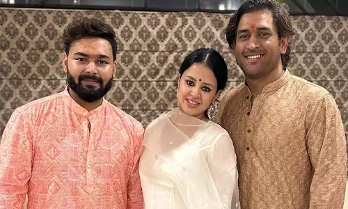 டோனி குடும்பத்துடன் தீபாவளி கொண்டாடிய ரிஷப் பண்ட்