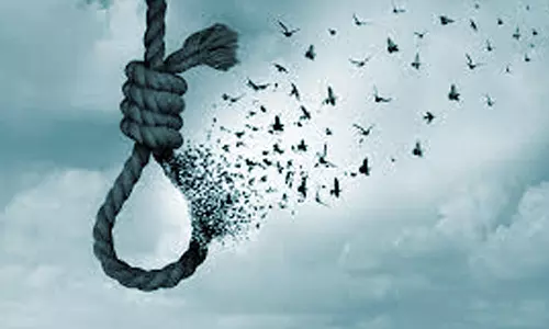 தீபாவளி பண்டிகை நாளில் மதுவிருந்துக்கு பணம் இல்லாததால் வாலிபர் தற்கொலை