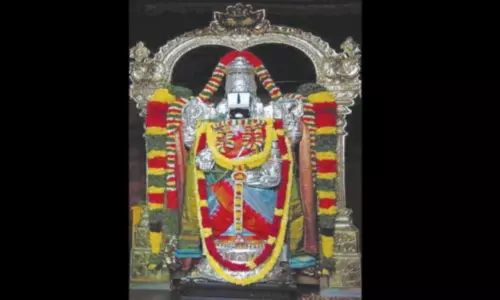 திருமலை திருப்பதி தேவஸ்தானத்தின் கீழ் இயங்கும் கன்னியாகுமரி வெங்கடாஜலபதி கோவிலில் தீபாவளி ஆஸ்தானம் திரளான பக்தர்கள் தரிசனம்