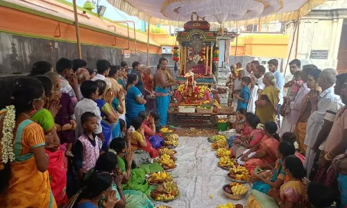 தீபாவளி பண்டிகையையொட்டி கோவில்களில் கேதார கவுரியம்மன் விரத சிறப்பு வழிபாடு